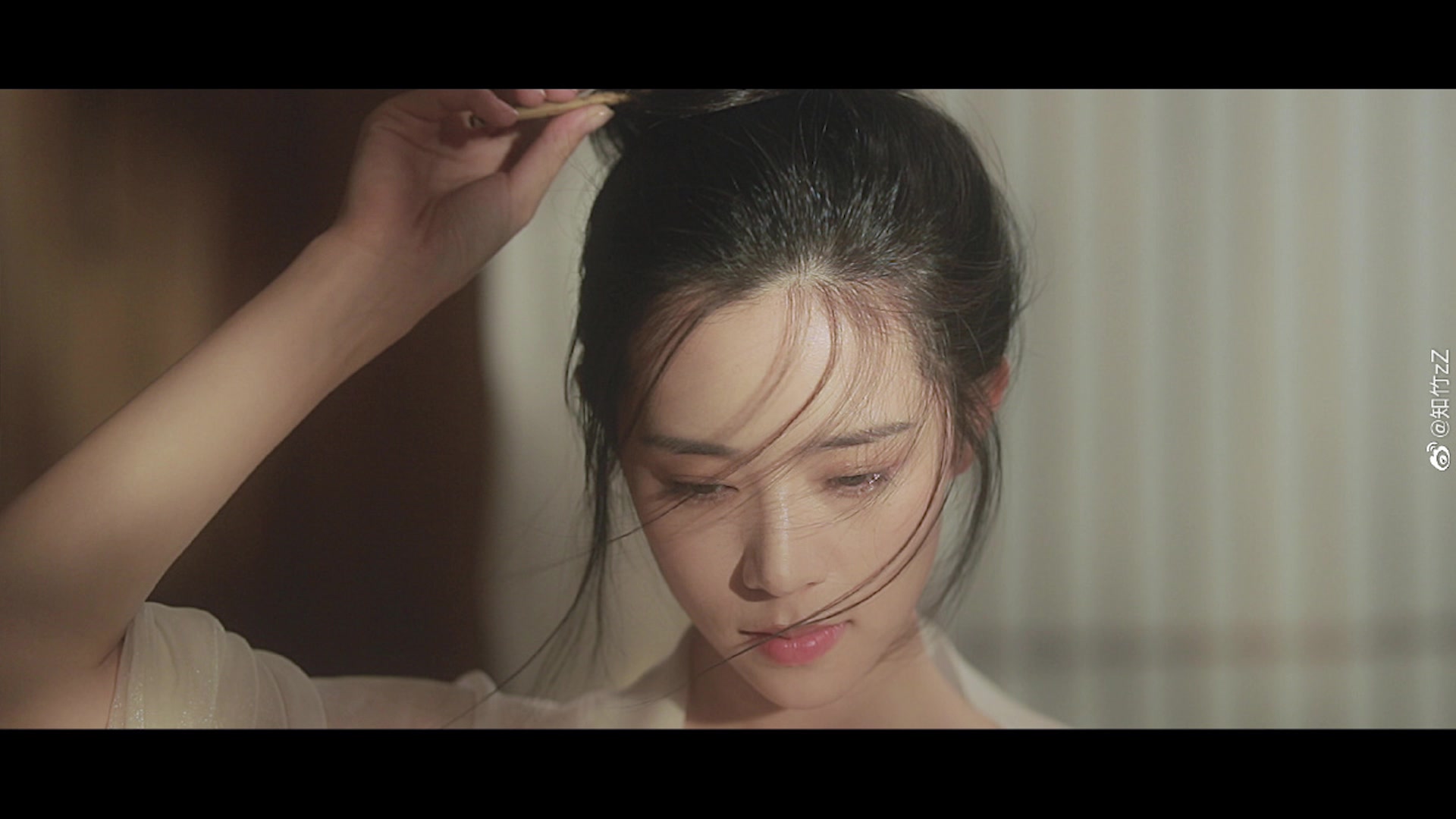 抖音{落}蓝心羽唱 古风图为云清小姐姐.