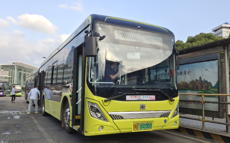 新巴克首秀常州新车上路常州公交18路teg6112bev01