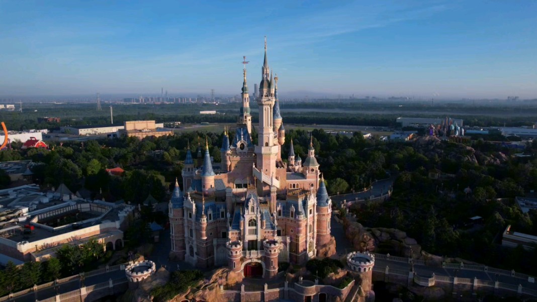 迪士尼城堡的原型是德国巴伐利亚的新天鹅堡