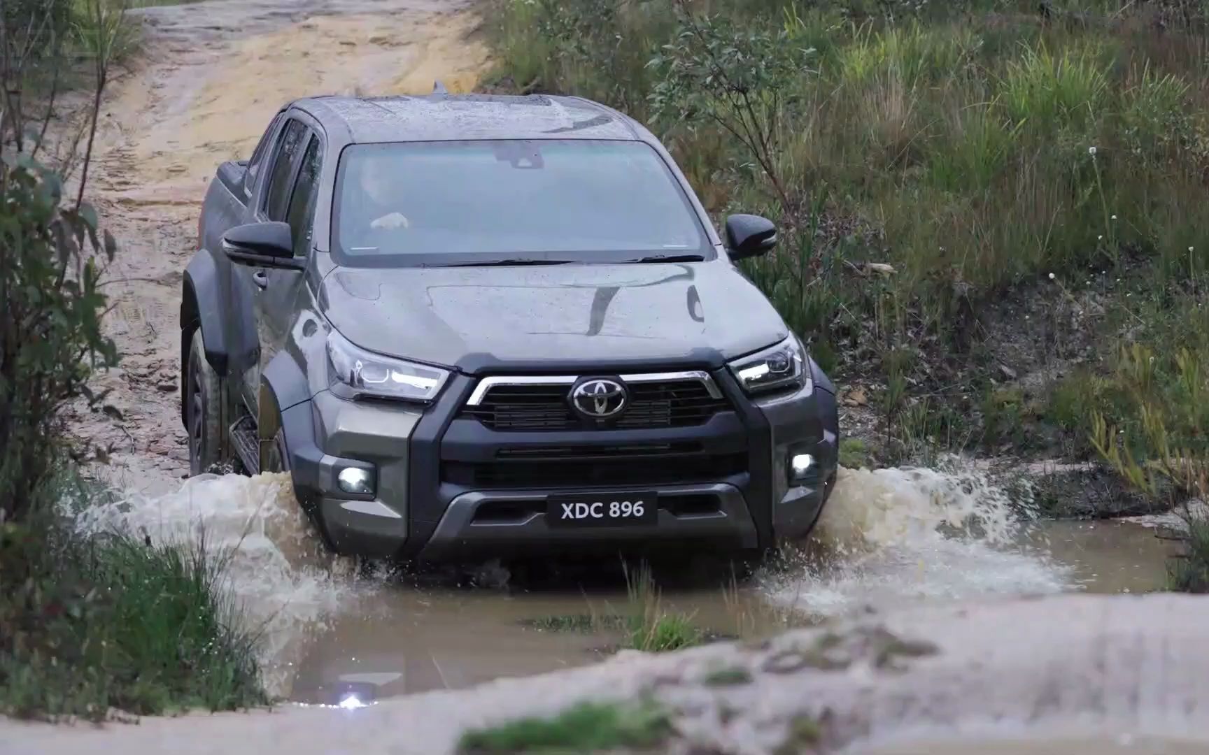 2023丰田 Hilux Rogue  旗舰皮卡车越野驾驶体验哔哩哔哩bilibili