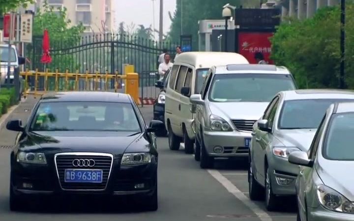 [图]财经大学高材生就这么废了 年纪轻轻头发全白了 门第