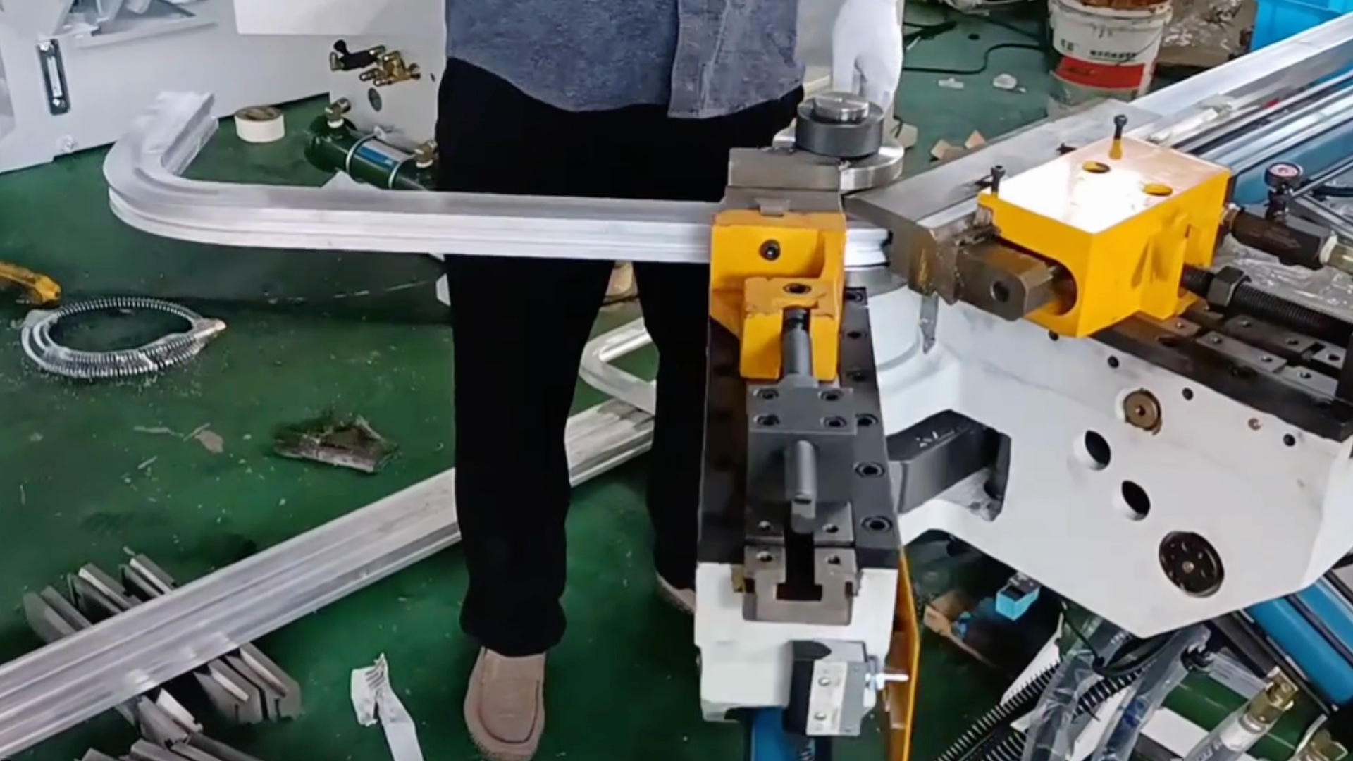 数控弯管机,弯曲铝型材框多半径无变形褶皱数控折弯机