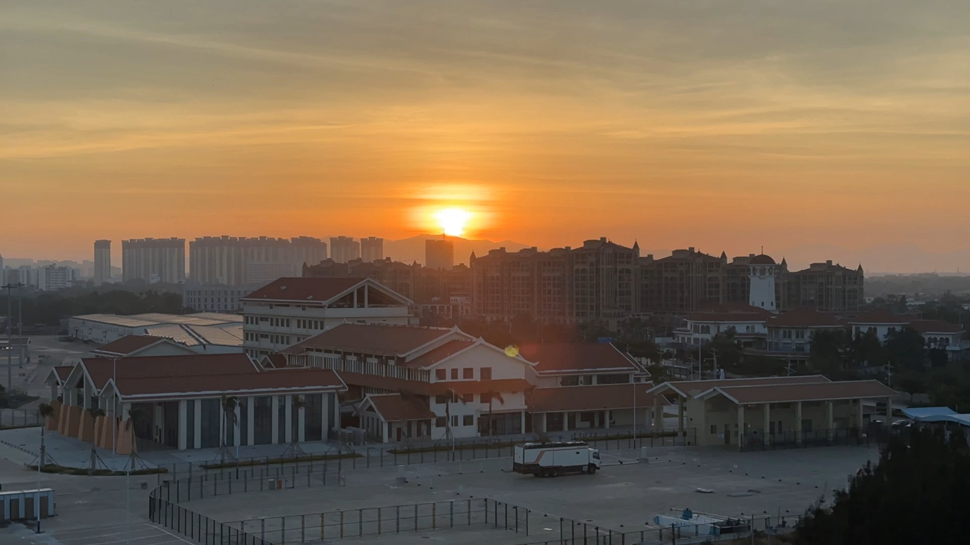 充电头网海南环岛旅游公路自驾之旅第四天:东方海口哔哩哔哩bilibili