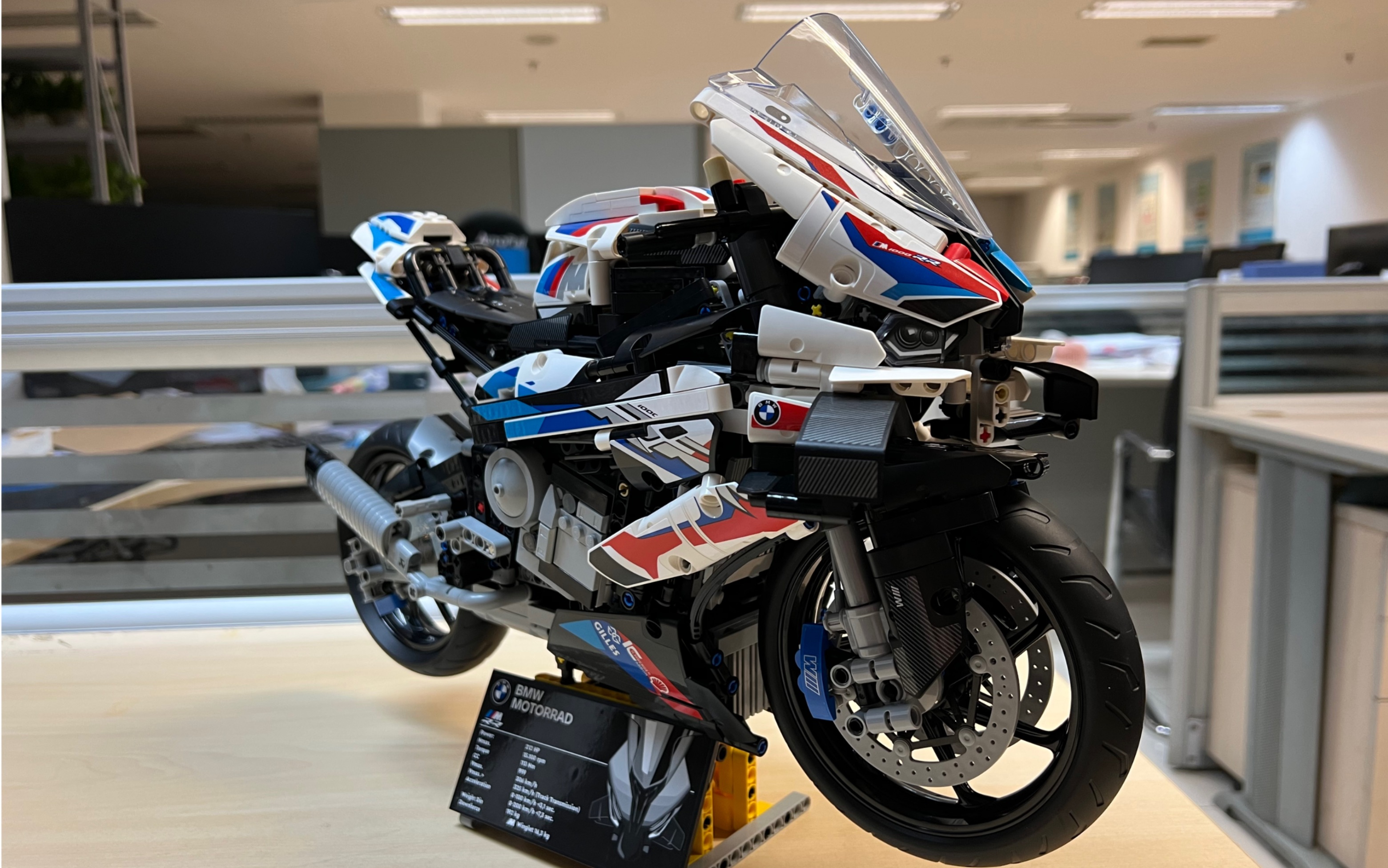 乐高42130 宝马m1000拼装体验