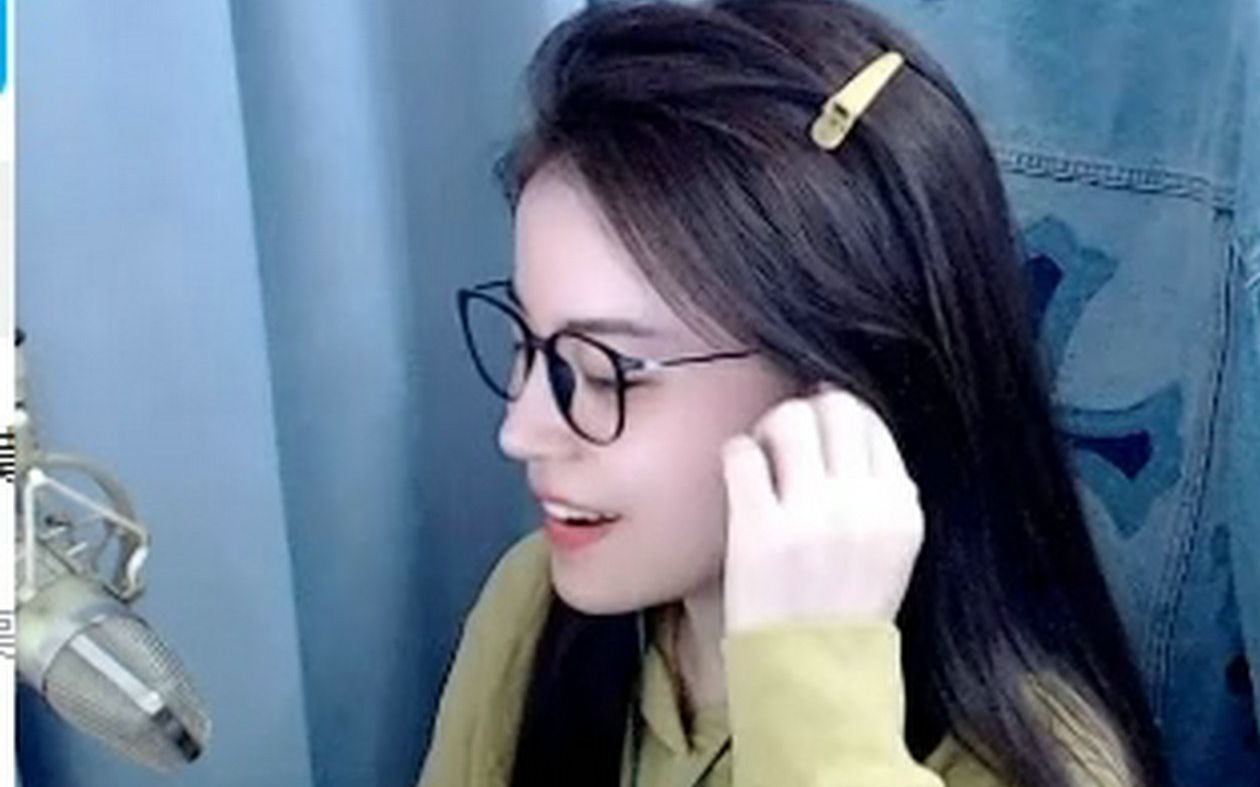 解说vivi纯享哥哥锐评xixi片段