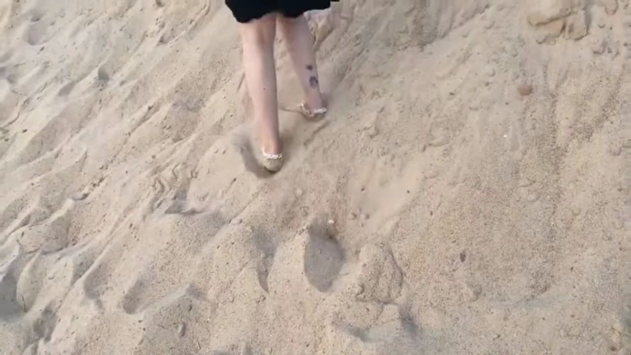 光jio踩牛粪是什么体验?【慎入】