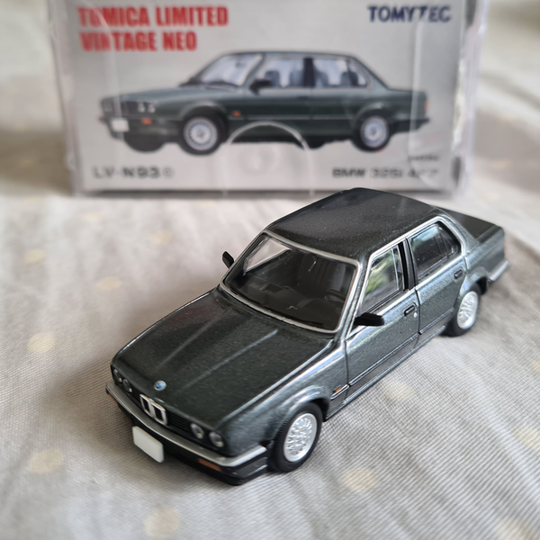 LV-N93c BMW 325i 4ドア ガンメタ TOMICA LIMITED VINTAGE NEO LV-N93c