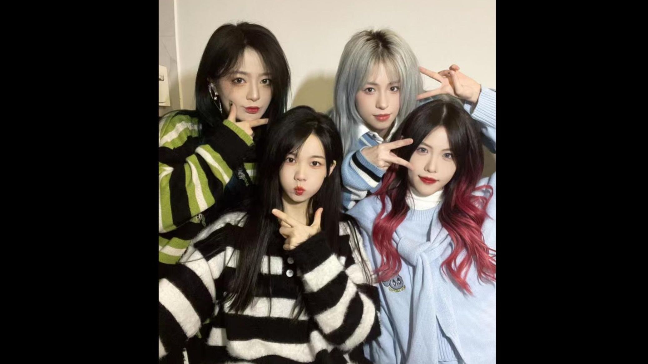 【龙媛歆璐】4人直播按摩?为什么直播间叫声不断? (字幕版cut)