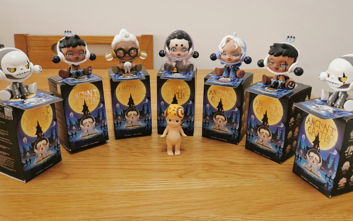 泡泡玛特xskullpanda密林古堡系列开箱