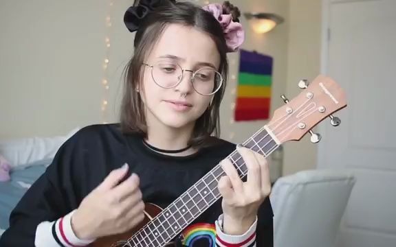 [图]i wanna be your girlfriend - girl in red | ukulele cover