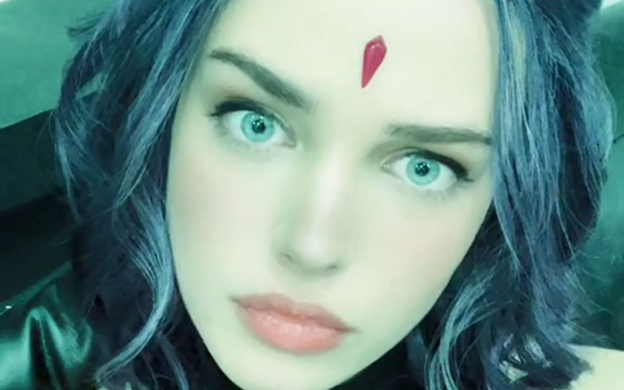 "渡鸦"蒂根·克罗夫特teagan croft动态,《泰坦》第四季拍摄中_哔哩