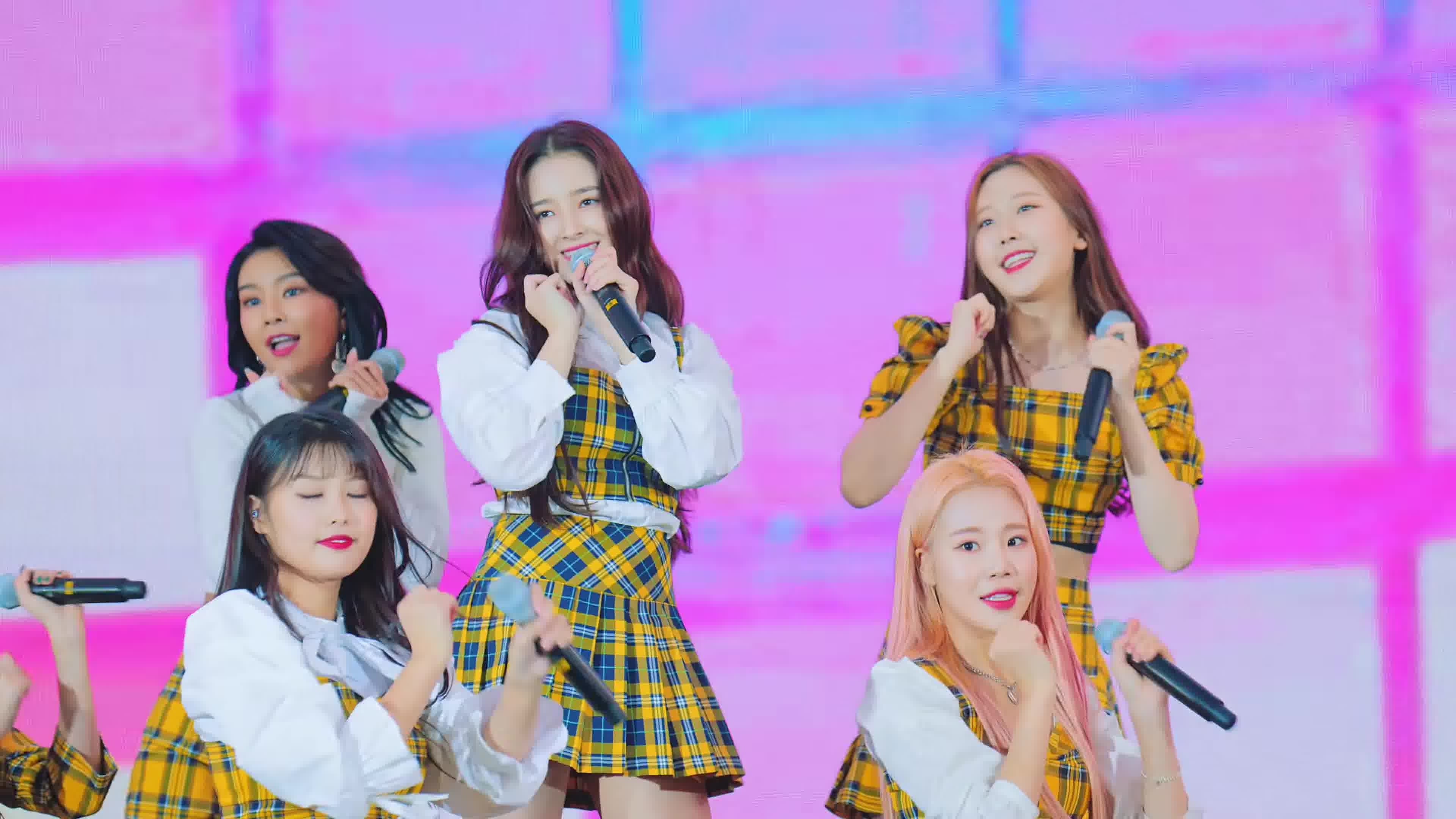 最新活动现场饭拍韩国女团momoland美女性感火辣热舞高清 4k