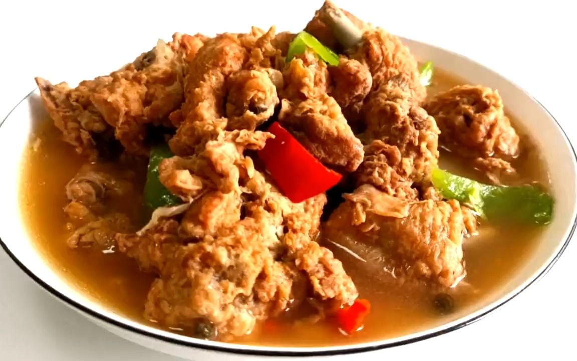 德州大哥做地方特色美食黄面鸡,做法传统,鸡肉滑嫩多汁,太香了