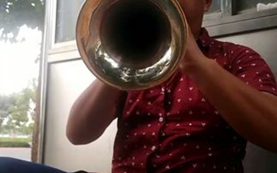 昨天发的作品慢欠场~今天学员都学会了~学唢呐不分年龄大小~只要用心