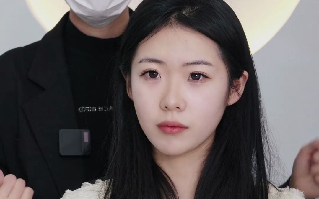 给温柔美女配上温柔小细眉,回头率简直不要太高了!直夸太美了