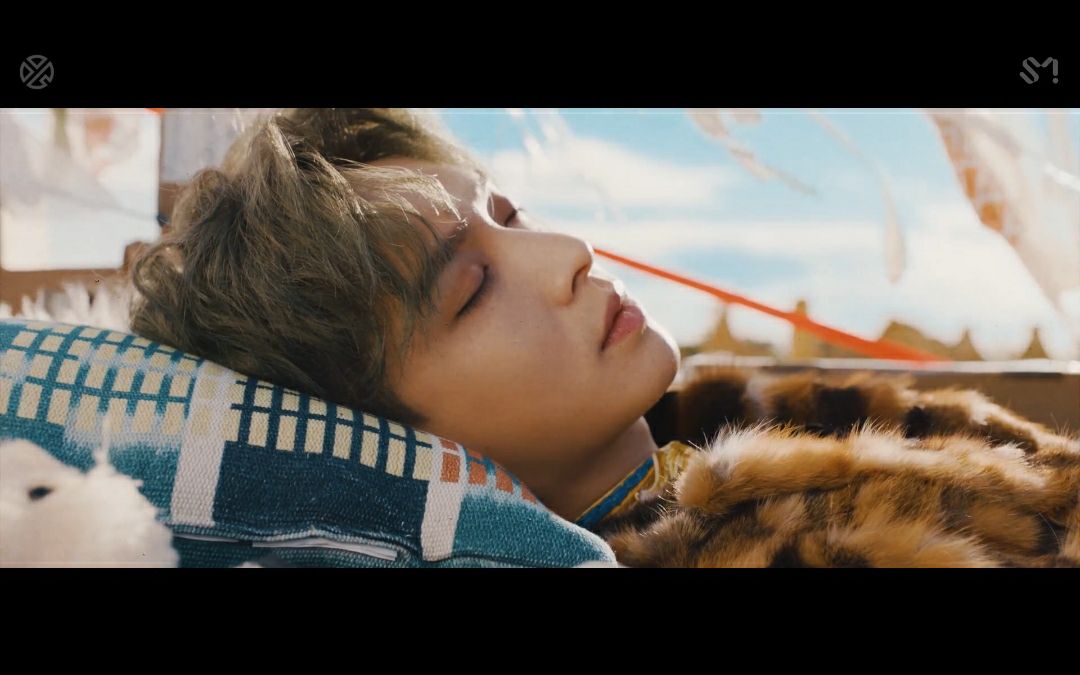 张艺兴lay最新回归曲梦不落雨林 双语版mv公开