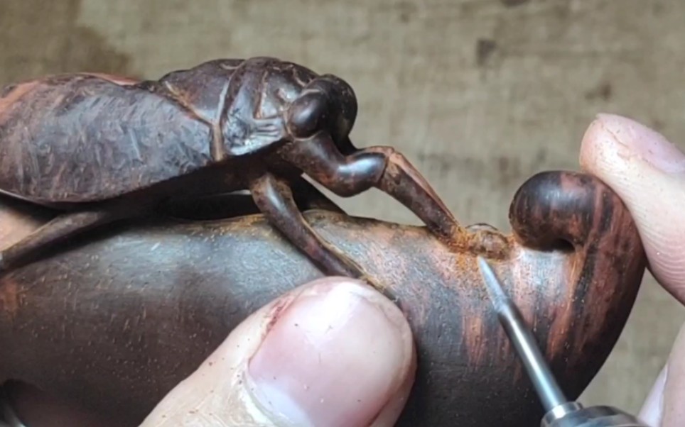 【木雕】不起眼的边角料,雕件能把能挂的小玩意,惊不惊喜?