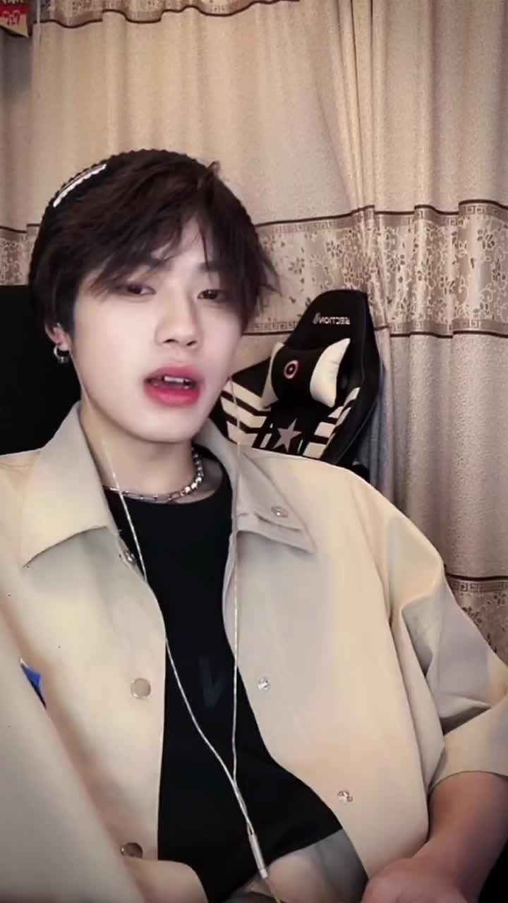 最近很好听的一首歌孟西回忆中拥抱