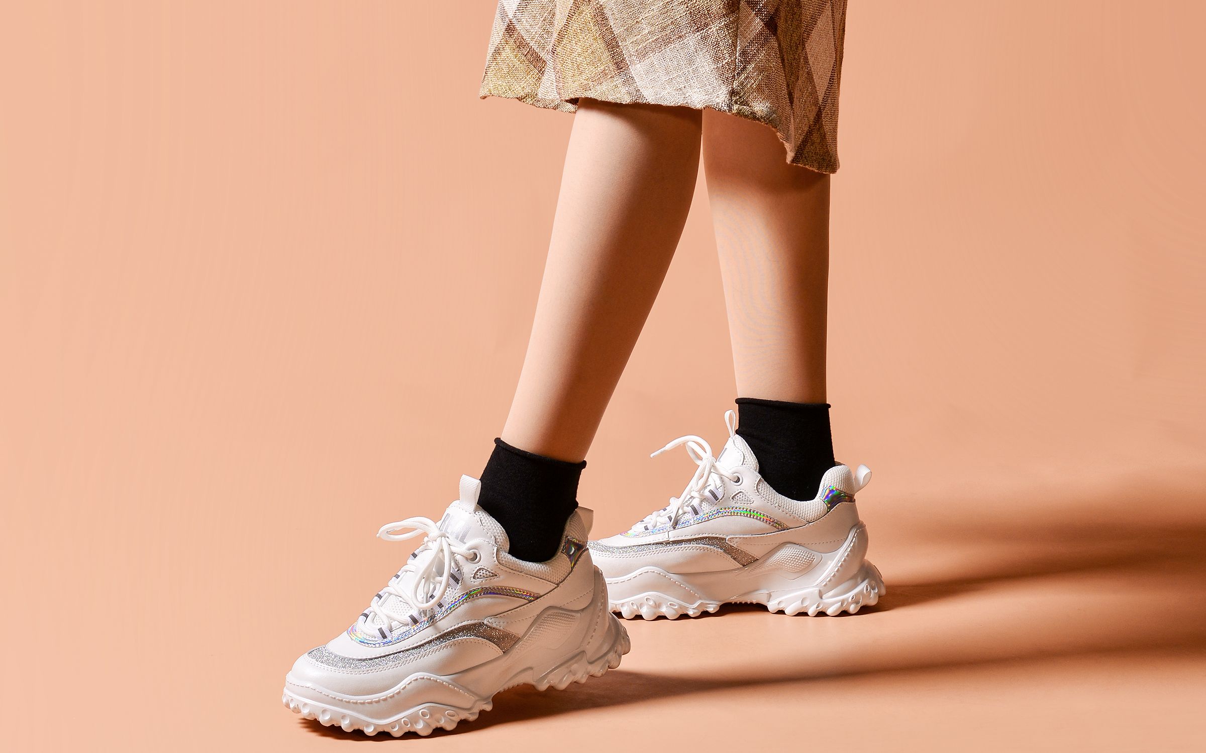 据说每个女孩子都有一双老爹鞋,你有吗?