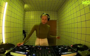 Скачать видео: 【油管YouTube】【TECHNO BERLIN】TTT X HÖR - Ellen Allien / April 4