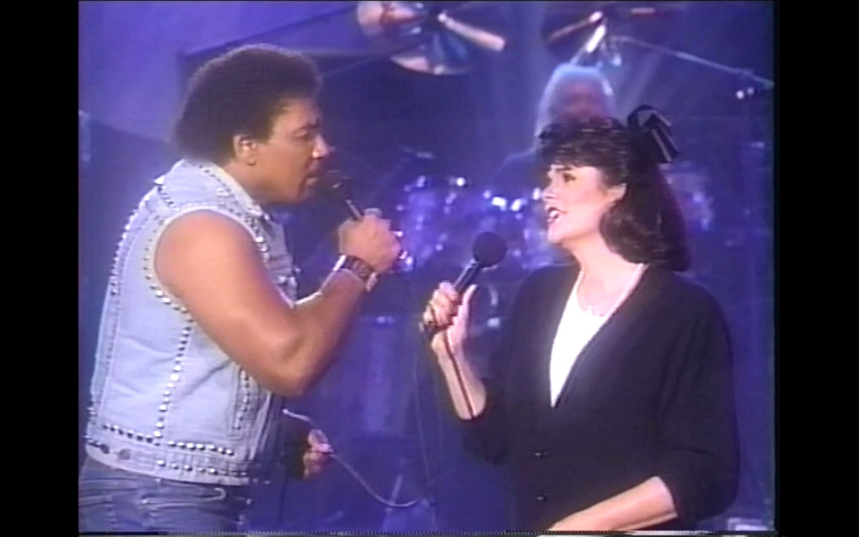 [图]【甜蜜对唱Don't Know Much】Linda Ronstadt & Aaron Neville Live Arsenio 1990.08.06