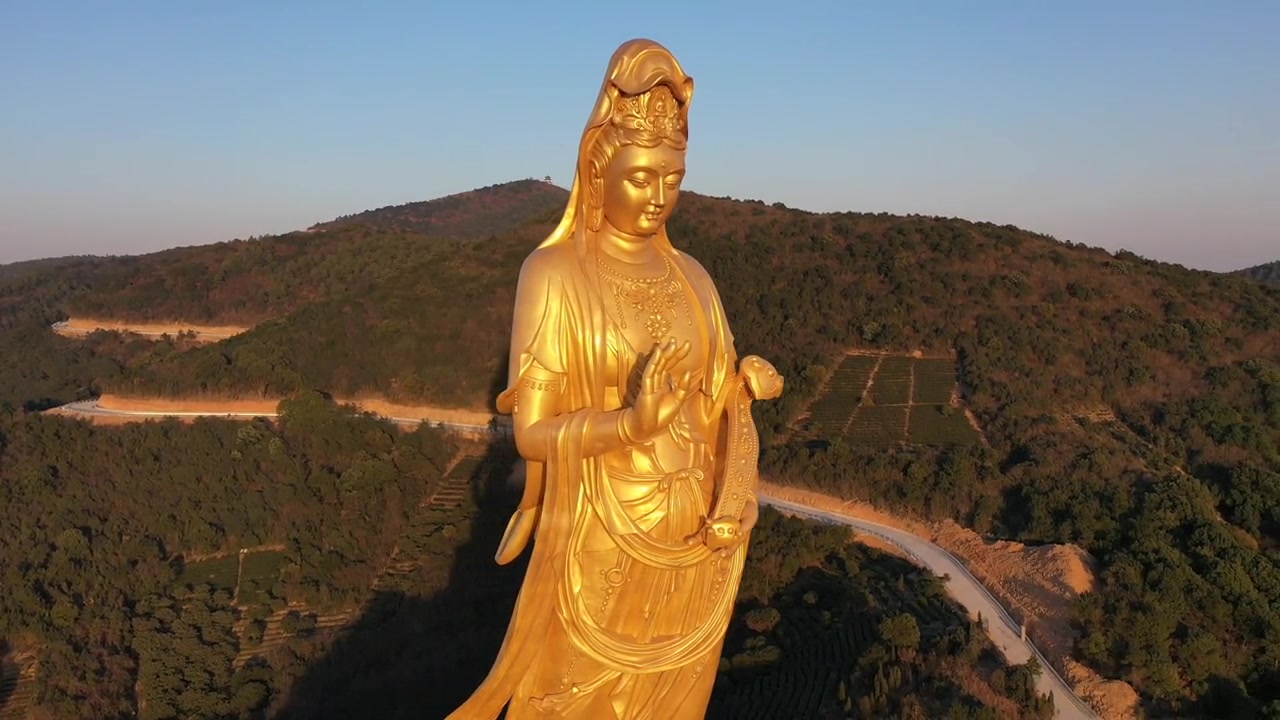 苏州的如意大观音,高66.99米!