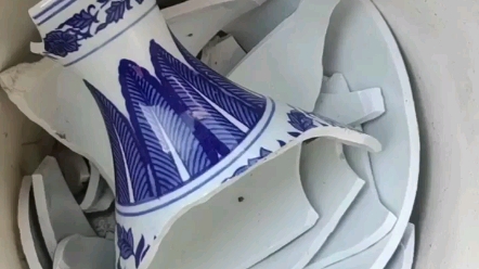 昨日遇到一醉鬼摔碎了青花瓷,我将碎片捡漏了回来,经过上午一个多小时