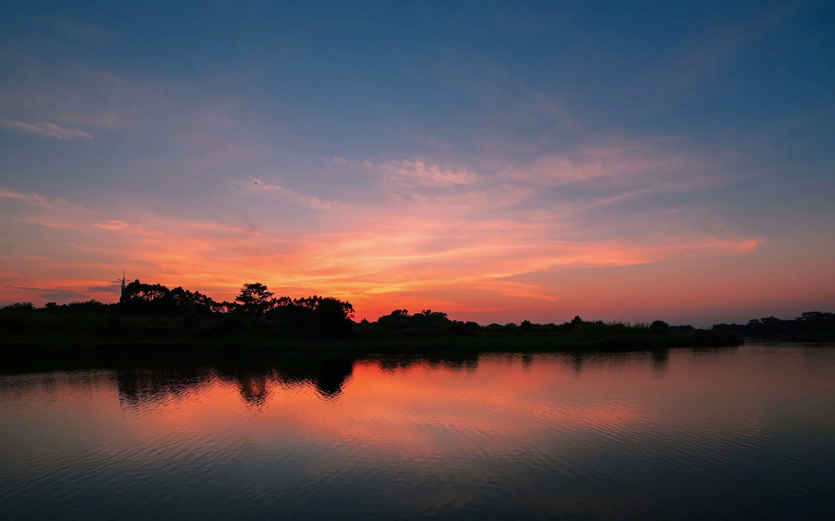 4k在日落夕阳下,湖边散步,美不胜收sunset