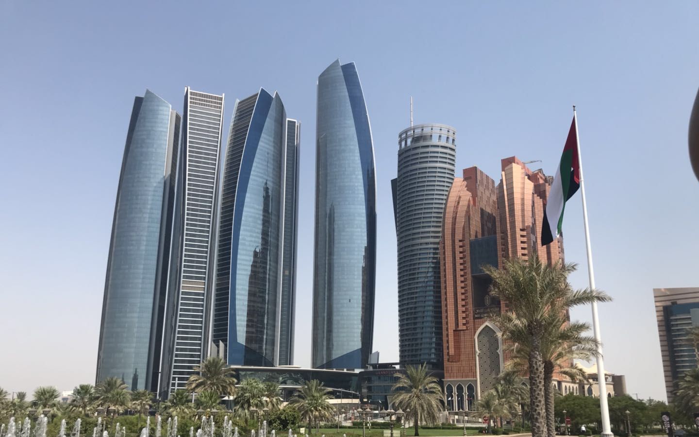 纸醉金迷的土豪之国迪拜cbd的街景!