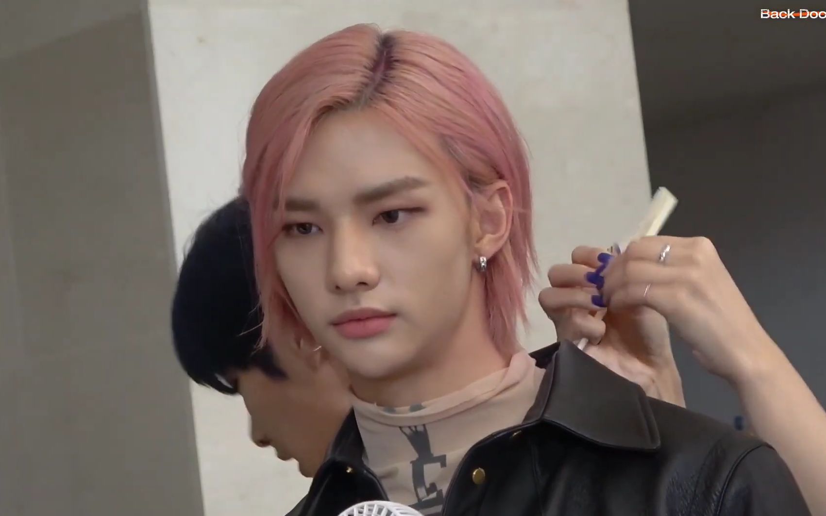 黄铉辰辰首中字200920straykidsbackdoormv花絮铉辰cut