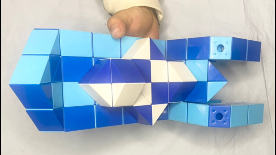 用96段魔尺折出一把椅子