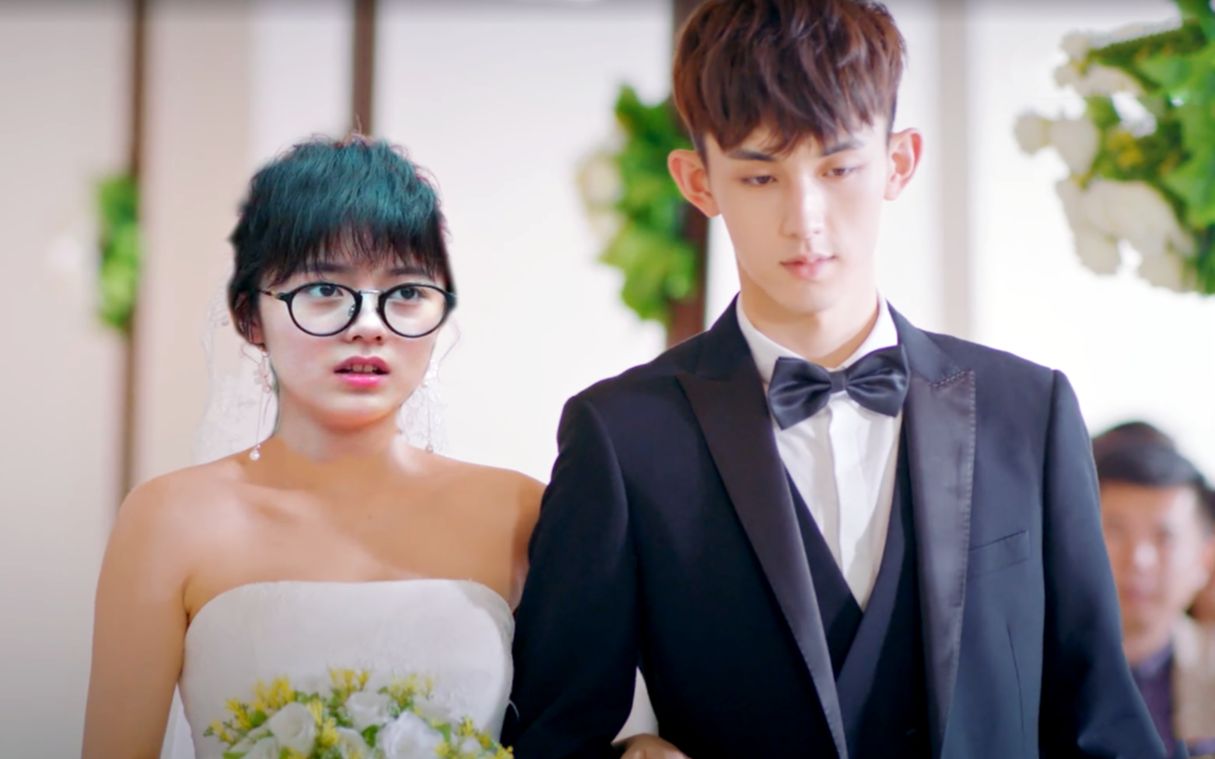 少年派:钱三一妙妙订婚,婆婆送的礼物太奇葩,三一看后脸红心跳