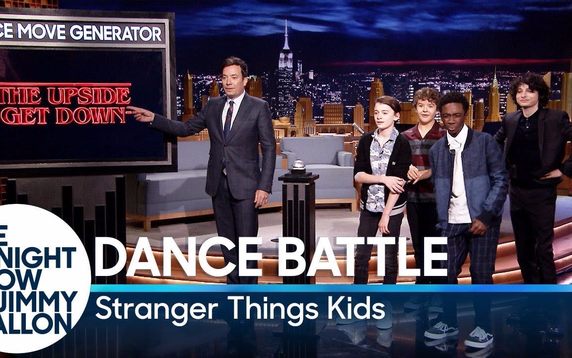 [图]【肥伦秀现场】斗舞时刻！Jimmy Fallon和怪奇物语的小男演员们一起 Dance Battle with the Stranger Things Kids