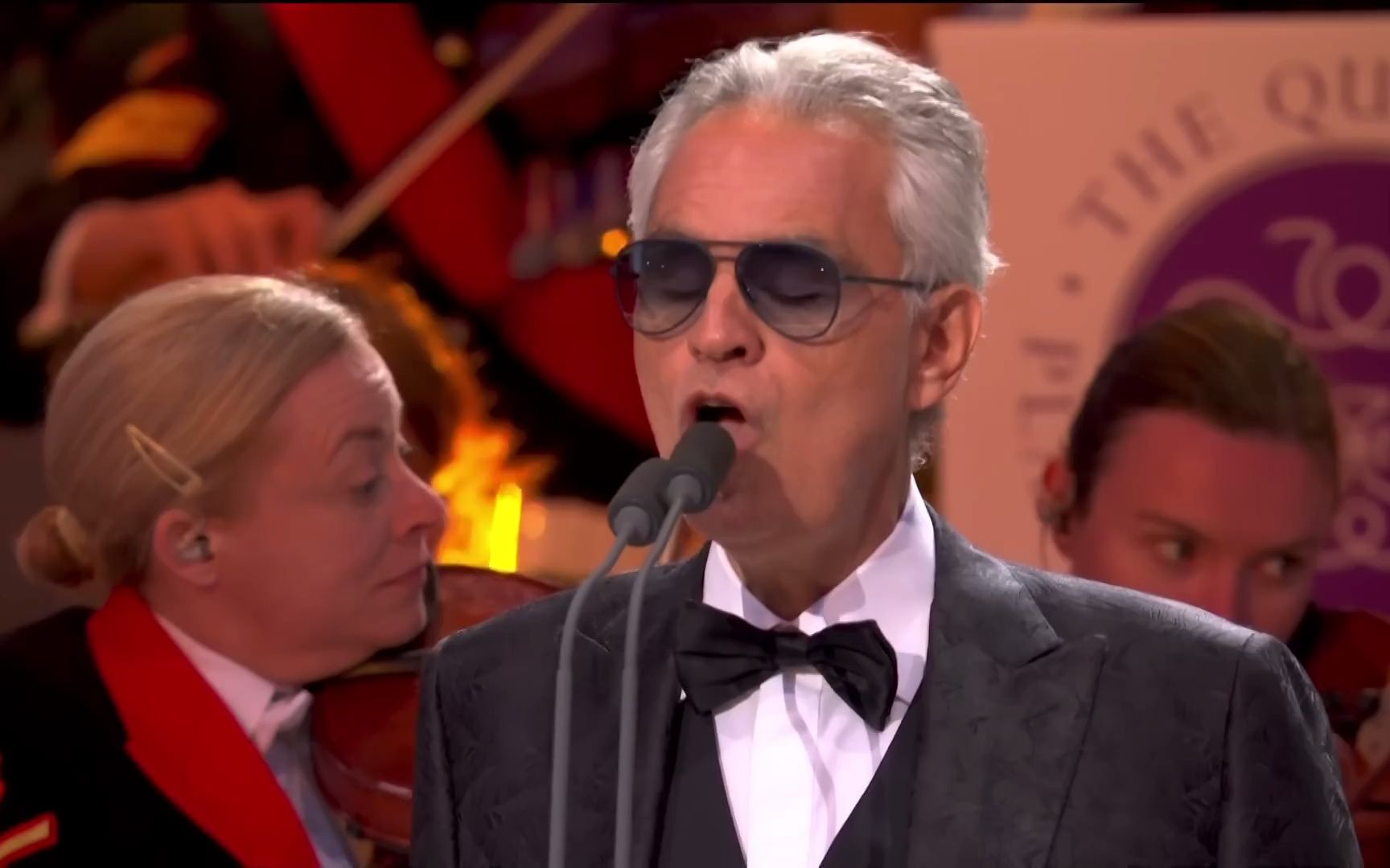 [图]Andrea Bocelli：英女王登基70年庆典演出 - The Queen Platinum Jubilee Party at the Palace