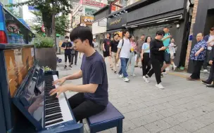 Скачать видео: 防弹少年团出道十周年/ 韩国街头防弹组曲串烧钢琴弹奏