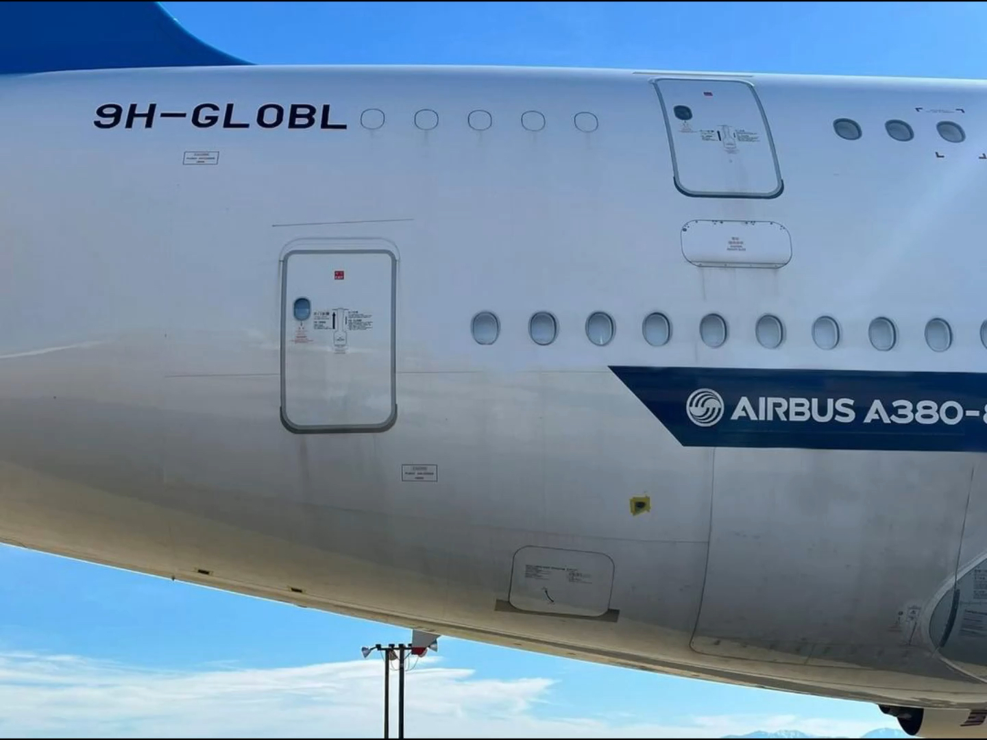 【五胖复活了】Global Airline创始人在社交媒体上分享了旗下首架A380引擎试车、更换轮胎和喷上新注册号的视频和图片,这架此前隶属南航的五胖B61…...