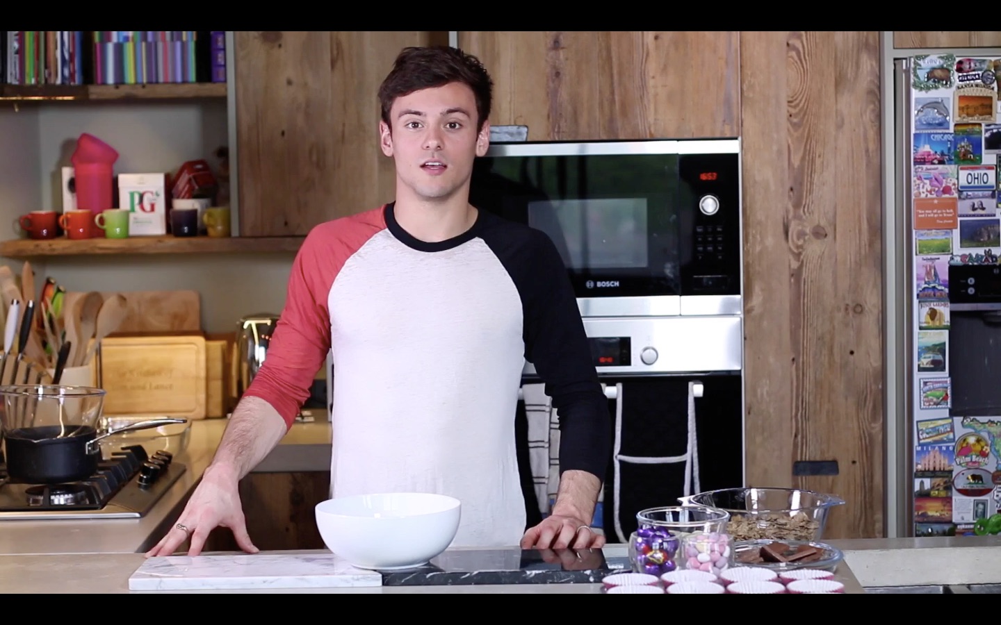 【Tom Daley】【托马斯戴利】【汤姆戴利】Making Easter Treats with Lance! 【Yelad字幕组】哔哩哔哩bilibili