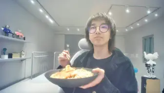 【华晨宇】日出演唱会复盘直播！拼尽全力！发烧了两天，呜呜呜呜，还抱了perper，真的好可爱，啊啊啊，边吃饭边直播，哈哈哈哈会有日出特辑！会有草原篝火！