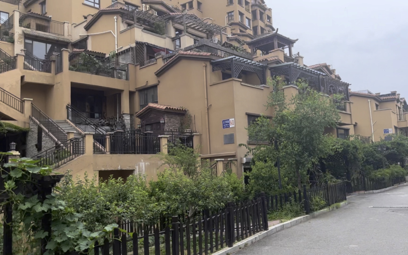 辽阳市河东,从宝莱到龙源山居