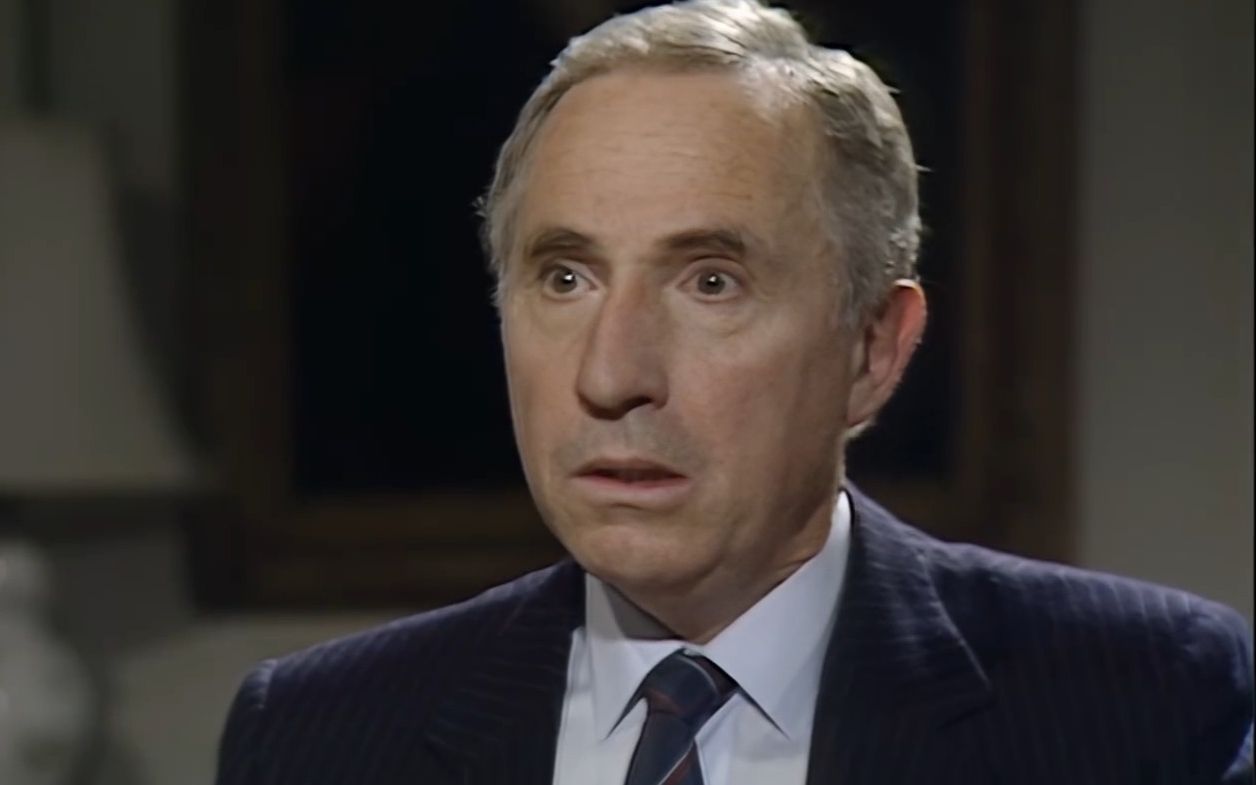 【是首相】汉弗莱:您是否考虑过"坚定的无为而治"呢