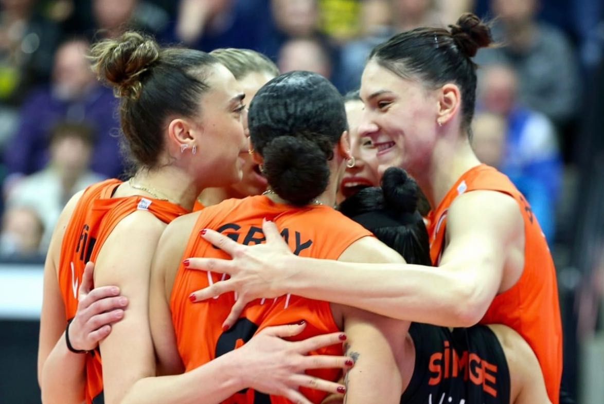 9495 科内利亚诺 vs 9593 埃杰扎哲巴舍