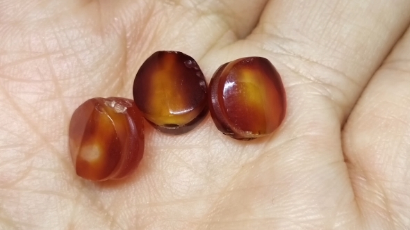 辽代玛瑙珠子