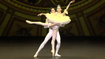 Télécharger la video: 2024 Ballet Stars Nutcracker Pas de Deux JEON MINCHUL