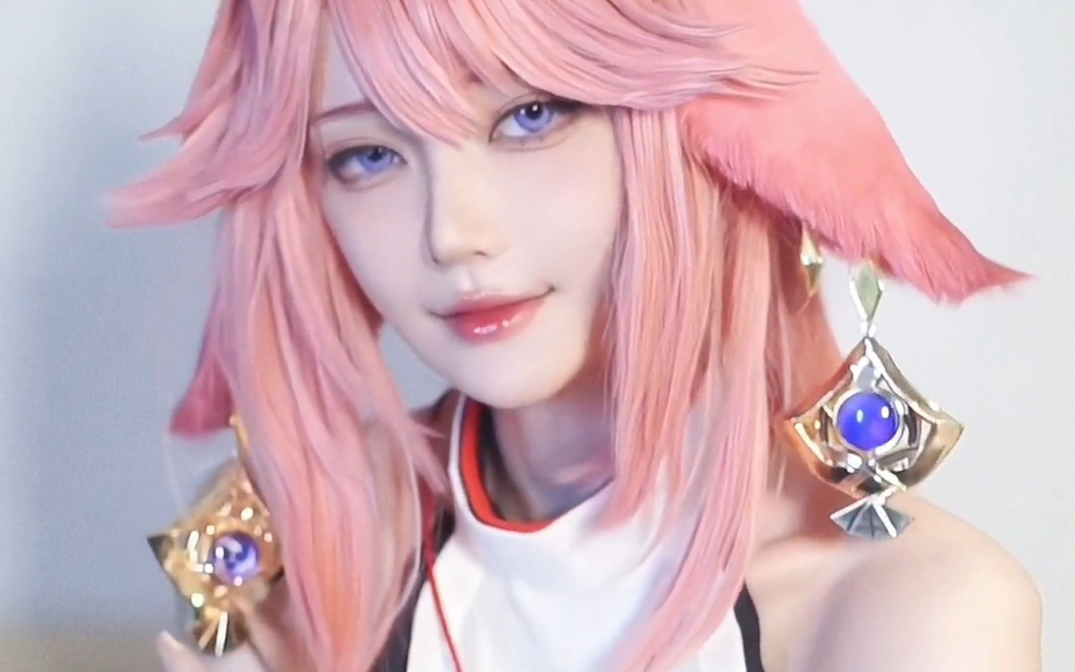 小家伙,今天怎么有空来看我了?原神八重神子 cos