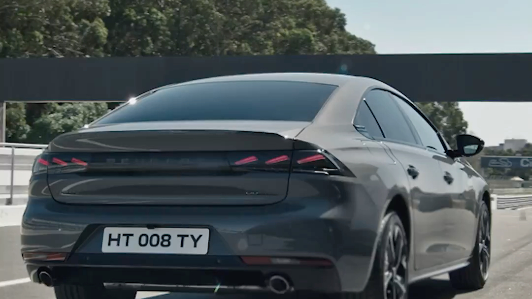 欧版标致508混动版真帅,可惜国内508因为成本控制没办法原版引进尾灯