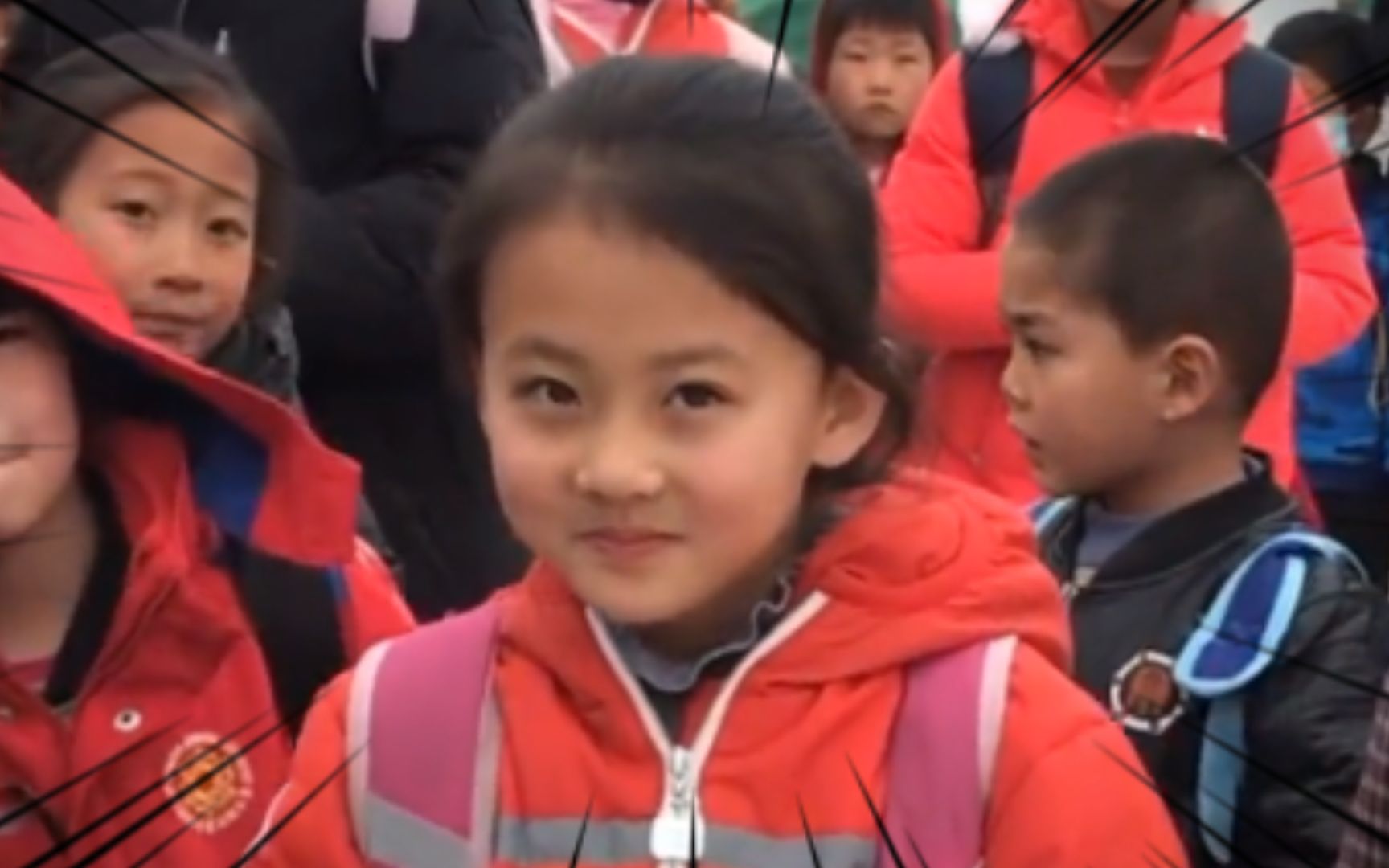 2021年,宁夏7岁小女孩一笑成名,后拒百万签约,如今怎么样了?