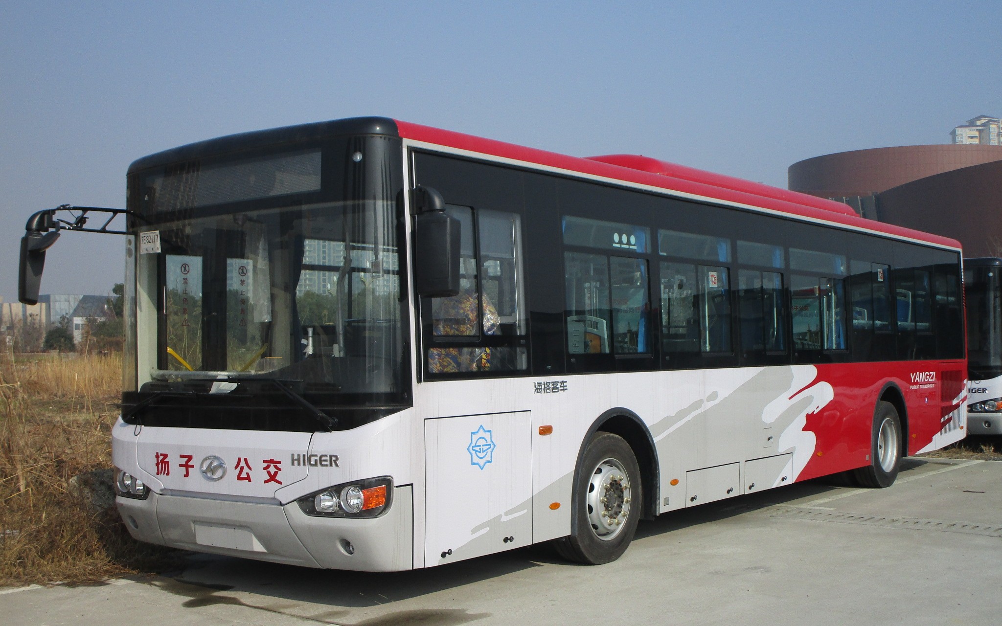 2016年南京公交采购的自动挡海格分为11米柴油12米天然气视频为12米