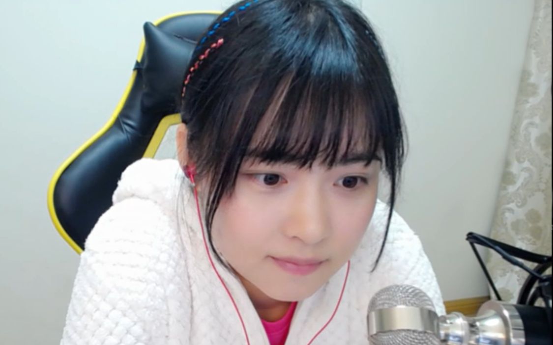 初逃酱2017-08-08 23点场录播纯大脸聊天4k修复版