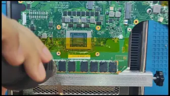 Video herunterladen: 联想小新低温锡更换CPU. 内存锡球