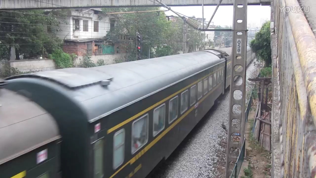 ss8牵引金温25k版k326接近衡阳站